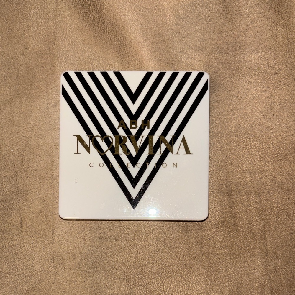 ABH Norvina Collection Palette